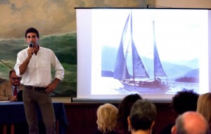 Vittorio Capano dona la barca di suo padre ad un Ponte nel Vento